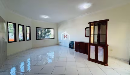 Casa em condomínio fechado com 3 quartos à venda no Parque Pinheiros, Tremembé  por R$ 790.000