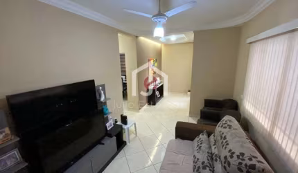 Casa com 3 quartos à venda na Rua Sílvio Cembranelli, Jardim América, Taubaté por R$ 400.000