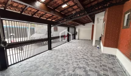 Casa com 3 quartos à venda na Rua Itaparica, Parque Senhor do Bonfim, Taubaté por R$ 530.000