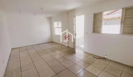 Casa com 3 quartos à venda na Avenida Vila Rica, Chácara do Visconde, Taubaté por R$ 520.000