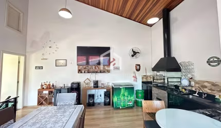 Casa com 3 quartos à venda na Rua José Felipe Cursino de Moura, Vila Aparecida, Taubaté por R$ 700.000