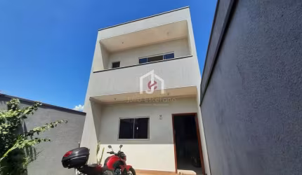 Casa com 3 quartos à venda no Jardim Continental II, Taubaté  por R$ 450.000