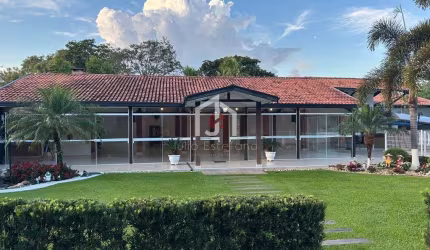 Chácara / sítio com 5 quartos à venda na Estrada do Barreiro, Barreiro, Taubaté por R$ 2.900.000