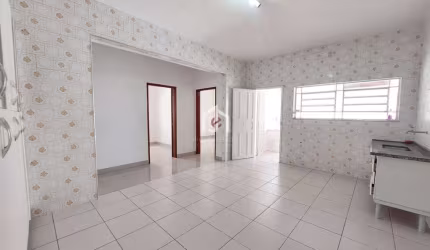 Casa com 3 quartos à venda na Avenida Frei Ângelo Maria, Jardim Santa Clara, Taubaté por R$ 650.000