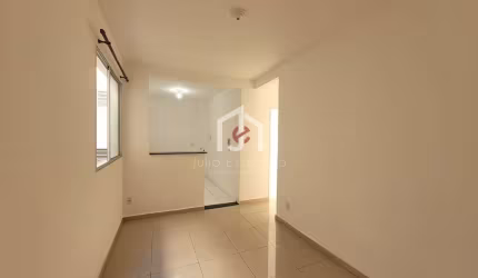 Apartamento com 2 quartos para alugar na Estrada Municipal Francisco Alves Monteiro, Parque Senhor do Bonfim, Taubaté por R$ 1.200