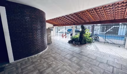 Casa com 3 quartos à venda na Rua Marechal Mascarenhas de Morais, Jardim Independência, Taubaté por R$ 930.000