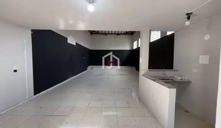 Barracão / Galpão / Depósito para alugar no Parque Santo Antônio, Tremembé  por R$ 3.200