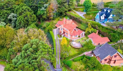 Casa em condomínio fechado com 4 quartos à venda no Jardim Véu da Noiva, Campos do Jordão  por R$ 3.200.000