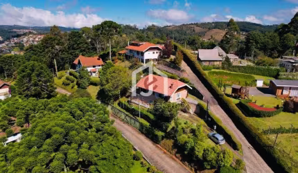 Casa em condomínio fechado com 4 quartos à venda no Vale Encantado, Campos do Jordão  por R$ 830.000