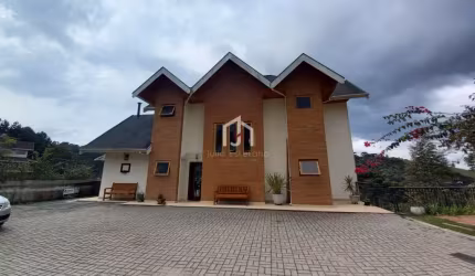 Casa em condomínio fechado com 4 quartos à venda na Bela Vista, Campos do Jordão  por R$ 2.300.000