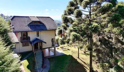 Casa com 4 quartos à venda na Vila Natal, Campos do Jordão  por R$ 1.800.000
