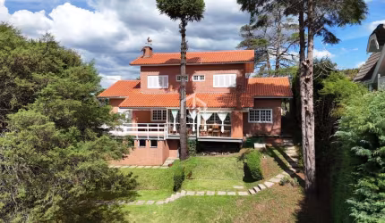 Casa em condomínio fechado com 5 quartos à venda no Jardim Véu da Noiva, Campos do Jordão  por R$ 3.000.000