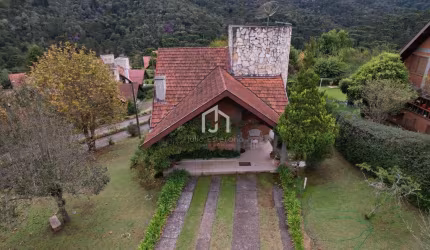 Casa em condomínio fechado com 3 quartos à venda no Vale Encantado, Campos do Jordão  por R$ 1.400.000