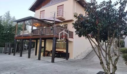Casa com 4 quartos à venda na Vila Everest, Campos do Jordão  por R$ 1.870.000