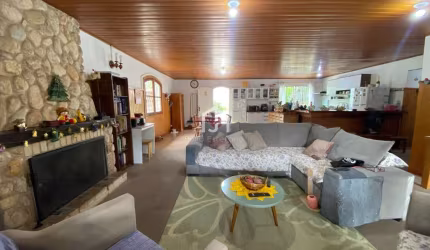 Casa com 4 quartos à venda na Bela Vista, Campos do Jordão  por R$ 1.100.000
