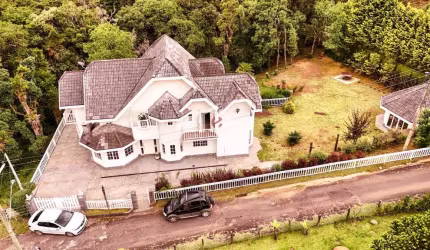 Casa em condomínio fechado com 4 quartos à venda na Vila Médica, Campos do Jordão  por R$ 2.500.000