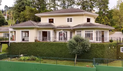 Casa em condomínio fechado com 6 quartos à venda no Capivari, Campos do Jordão  por R$ 7.200.000