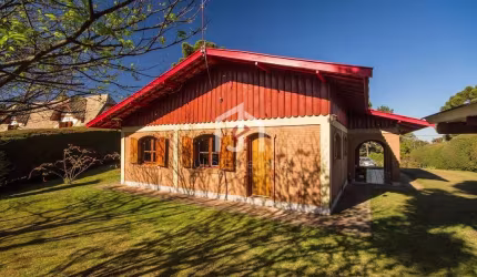 Casa com 3 quartos à venda na Vila Siomara, Campos do Jordão  por R$ 930.000