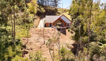 Casa com 3 quartos à venda no Recanto Araucária, Campos do Jordão  por R$ 1.200.000