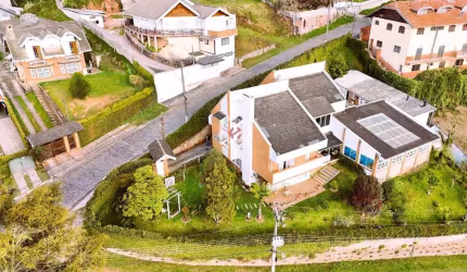 Casa com 4 quartos à venda no Jardim Paulista, Campos do Jordão  por R$ 2.200.000