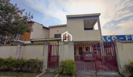 Casa com 4 quartos à venda na Avenida Albuquerque Lins, São Benedito, Pindamonhangaba por R$ 630.000