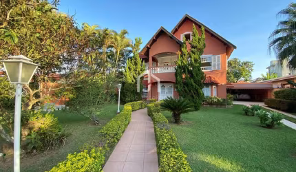 Casa em condomínio fechado com 4 quartos à venda na Rodovia Amador Bueno da Veiga, Village Paineiras, Pindamonhangaba por R$ 1.750.000