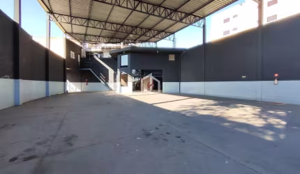 Barracão / Galpão / Depósito para alugar na Rua Godofredo Pestana, Jardim Campo Alegre, Pindamonhangaba por R$ 5.500