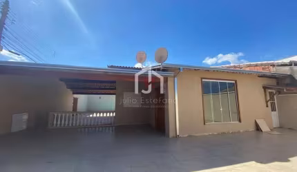 Casa com 3 quartos à venda na Avenida Alemanha, Residencial Pasin, Pindamonhangaba por R$ 360.000