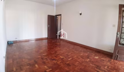 Casa com 5 quartos à venda na Rua Alexandre Fleming, Jardim Maria Augusta, Taubaté por R$ 620.000