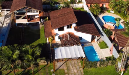 Casa em condomínio fechado com 5 quartos à venda em Horto Florestal, Ubatuba  por R$ 2.440.000