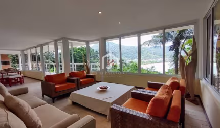 Casa em condomínio fechado com 5 quartos à venda em Toninhas, Ubatuba  por R$ 3.400.000