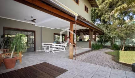 Casa em condomínio fechado com 3 quartos à venda em Horto Florestal, Ubatuba  por R$ 1.350.000