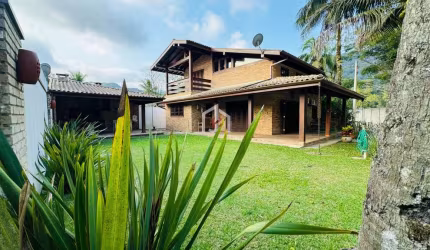Casa em condomínio fechado com 4 quartos à venda em Horto Florestal, Ubatuba  por R$ 1.550.000
