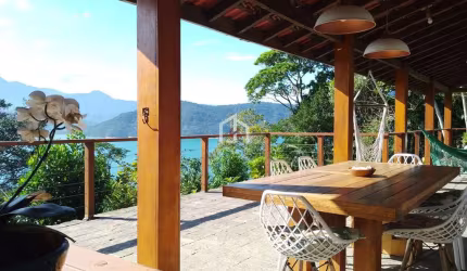 Casa em condomínio fechado com 3 quartos para alugar na Praia Vermelha do Sul, Ubatuba  por R$ 10.600