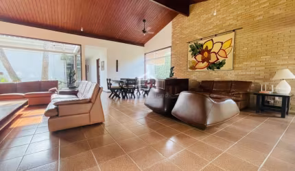 Casa em condomínio fechado com 5 quartos à venda na Praia do Lazaro, Ubatuba  por R$ 2.300.000