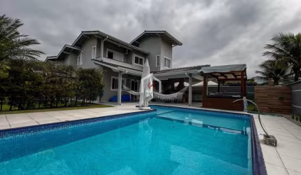 Casa em condomínio fechado com 3 quartos à venda em Horto Florestal, Ubatuba  por R$ 1.800.000