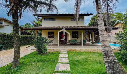 Casa em condomínio fechado com 5 quartos à venda na Praia do Itamambuca, Ubatuba  por R$ 2.700.000