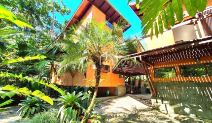 Casa em condomínio fechado com 3 quartos à venda na Praia do Félix (Praia do Lúcio), Ubatuba  por R$ 2.500.000