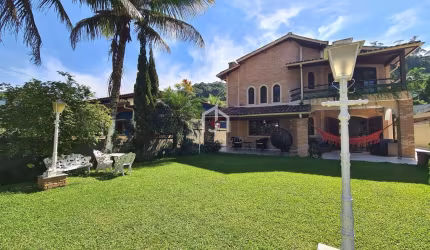 Casa em condomínio fechado com 7 quartos à venda na Praia da Lagoinha, Ubatuba  por R$ 2.600.000
