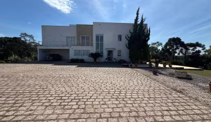 Casa com 565² com 7.000m² de terreno