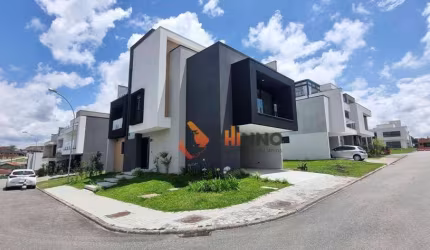 Casa Nova de Alto Padrão em condomínio com 3 quartos, 2 suítes no bairro Boa Vista.