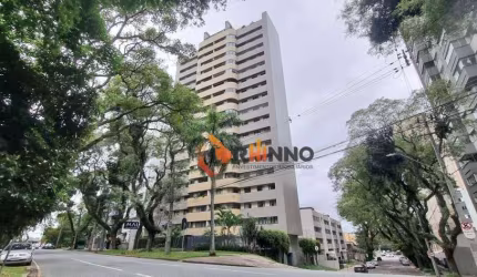 Apartamento com 4 quartos, 1 suíte, 149 m² no bairro Água Verde.
