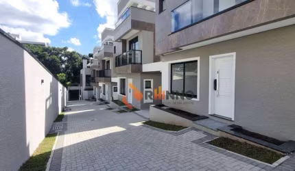 Sobrado Triplex com 3 quartos, 1 suíte, 2 demi suítes 128m² no Mercês.