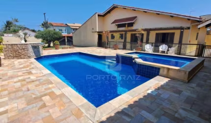 Casa com 5 dormitórios à venda, 198 m² por R$ 750.000,00 - Jardim Comendador - Itanhaém/SP