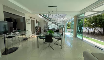 VENDO CASA EM CONDOMÍNIO FECHADO, 450 M2 5 SUÍTES, PORTAL DO SOL ATIPLANO.