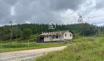 casa com 03 dormitório e poço artesiano
