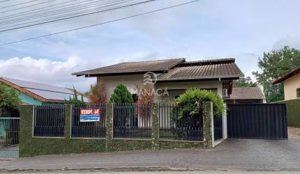 casa com piscina em Gaspar