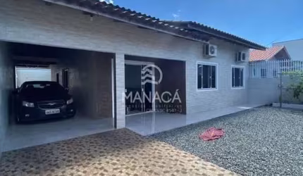 Vendo linda casa localizada no Jardim Icaraí