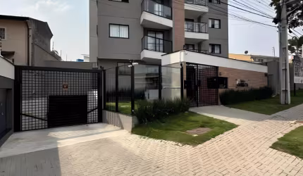 EXCELENTE APARTAMENTO DUPLEX EM CURITIBA-PR.