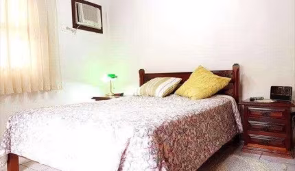 Casa com 3 dormitórios à venda, 254 m² por R$ 880.000 - Vila Valença - São Vicente/SP